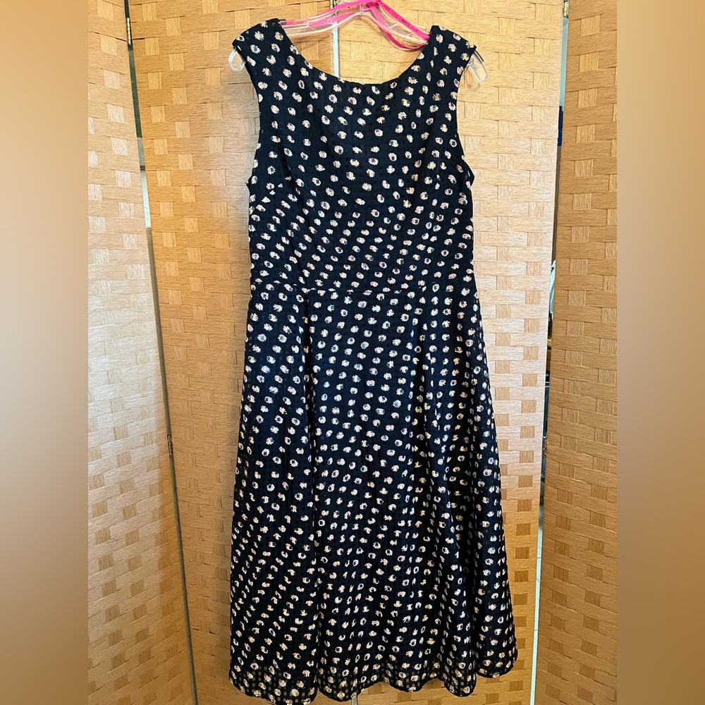 Betsey Johnson Black and White Sleeveless Midi Dress